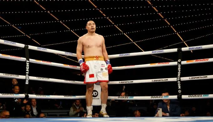 Zhilei wants to fight Fury