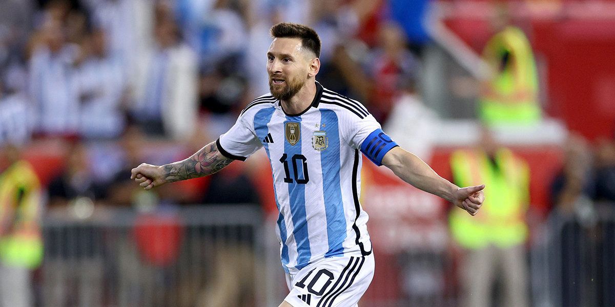 Messi's father is in talks with MLS