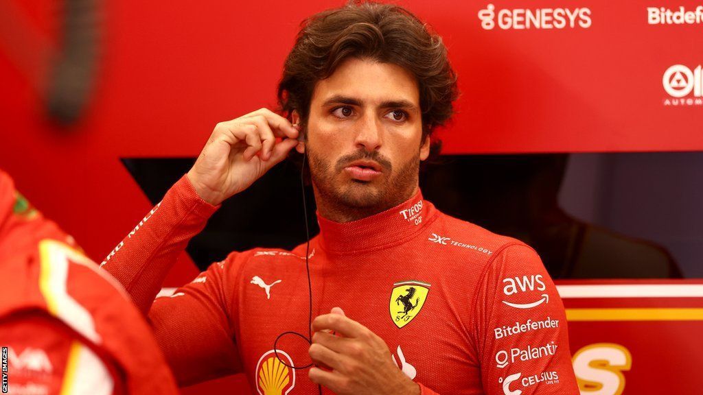 Carlos Sainz abandonó el GP de Arabia Saudí y es intervenido por apendicitis 