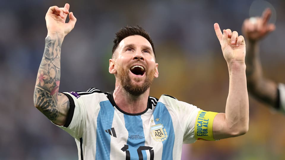 Messi Beats Ronaldo In Rating Of Best Footballers Of XXI Century By FourFourTwo