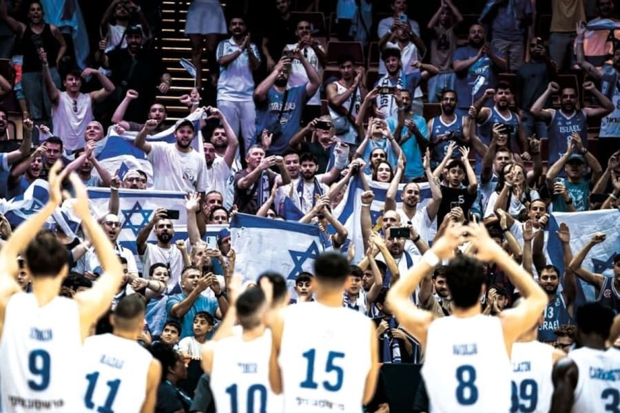 Polish Fans Boo Israel Anthem Before EuroBasket Game
