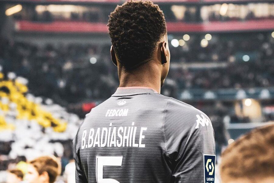 Juventus and Sevilla interested in DF Benoit Badiashile