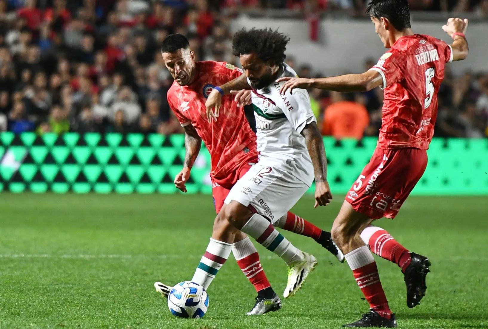 Fluminense vs. Argentinos Juniors. Pronostico, Apuestas y Cuotas│9 de agosto de 2023