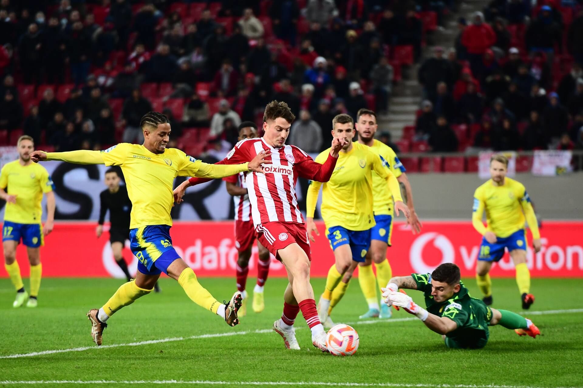 Panetolikos vs. Olympiacos. Pronostico, Apuestas y Cuotas│28 de febrero de 2024