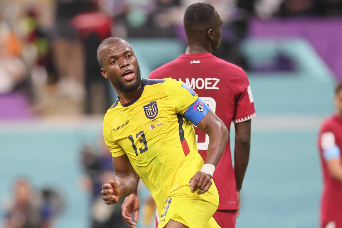 Qatar World Cup top scorer Valencia injures his knee in the match against the Netherlands