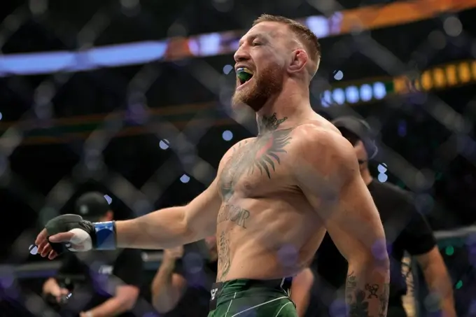 McGregor says he might have a fistfight debut