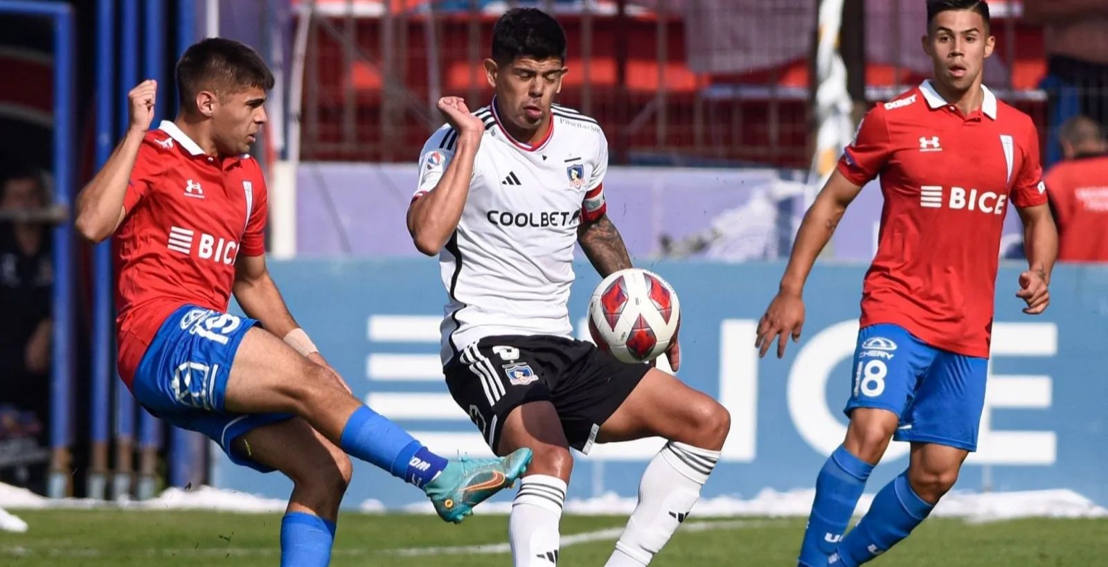 Universidad Católica vs. Colo Colo. Pronostico, Apuestas y Cuotas│21 de abril de 2024