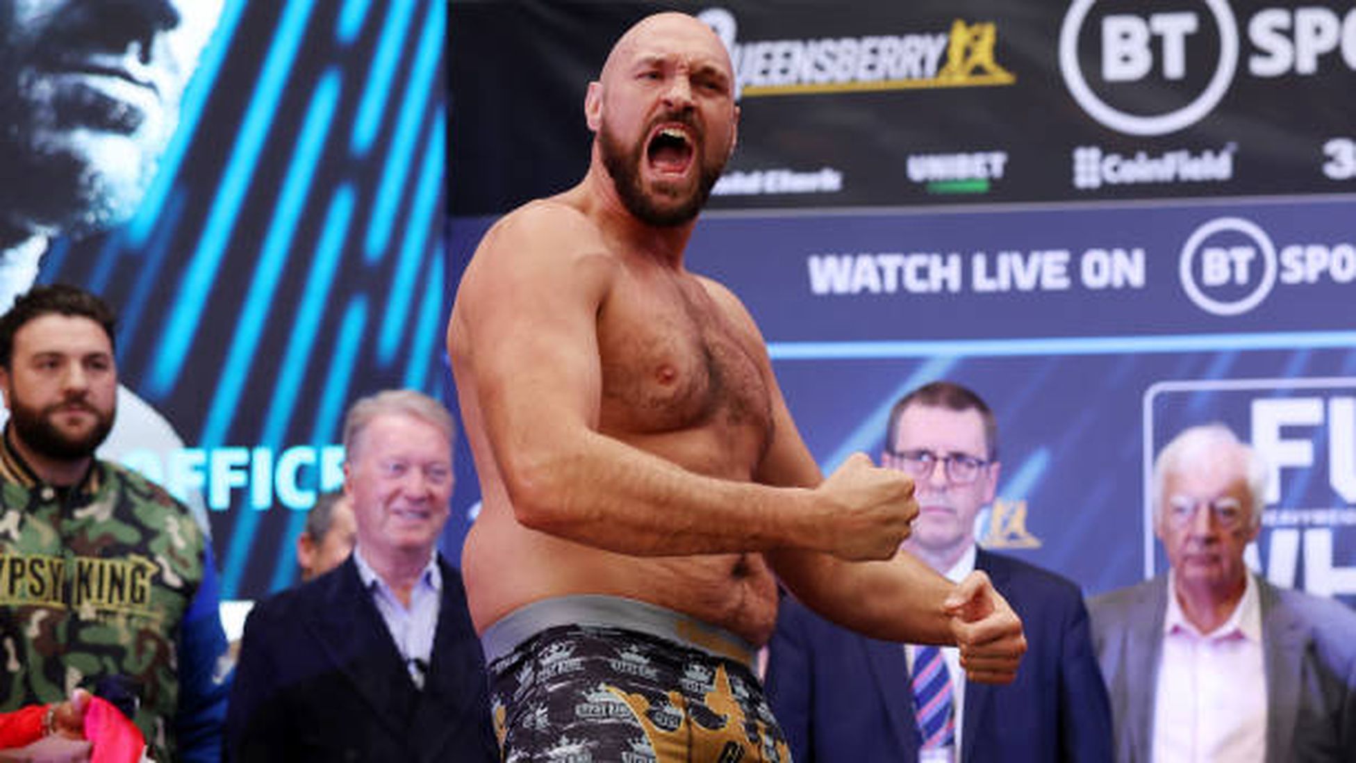VIDEO: Tyson Fury sparring with "Usyk"