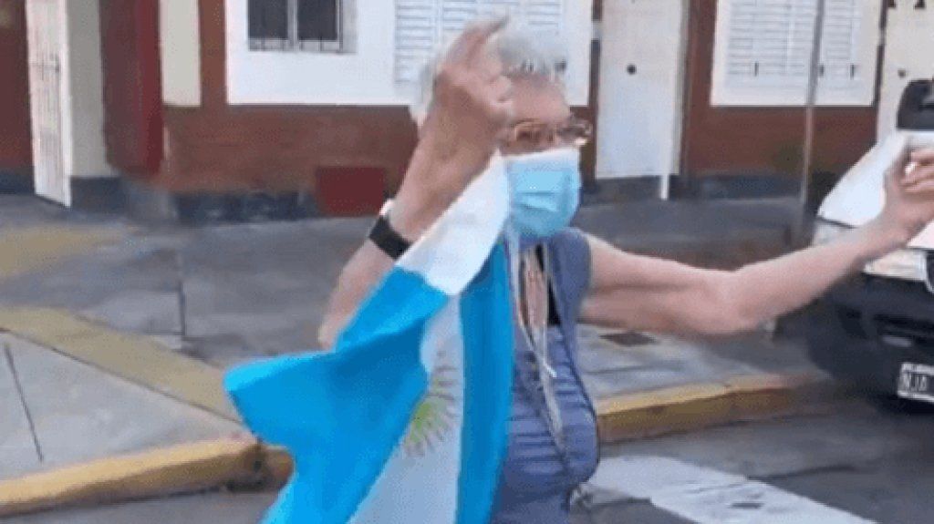 La “abuela la la la”, la hincha de Argentina que no ve los partidos de la selección pero se hizo viral