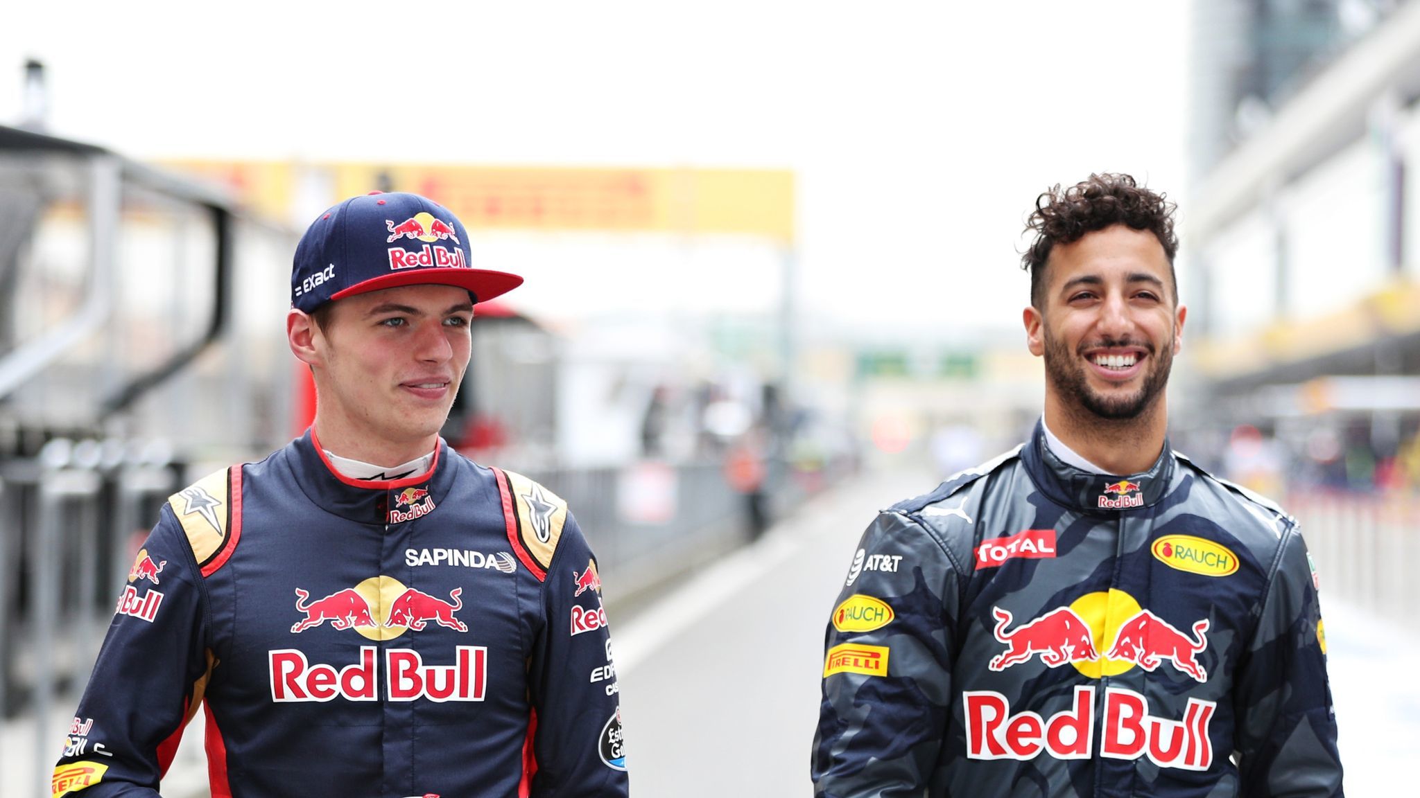 Verstappen admite que estaría feliz de reunirse con Ricciardo en el equipo Red Bull