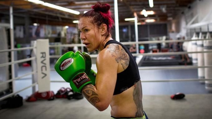 Cyborg makes a successful professional boxing debut