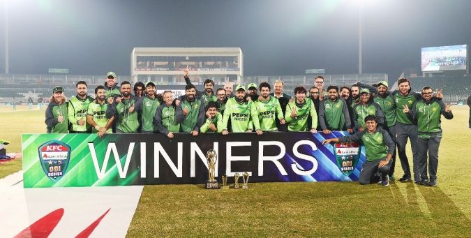 Pakistan Sweep Sri Lanka 3-0 With Commanding Six-Wicket Win