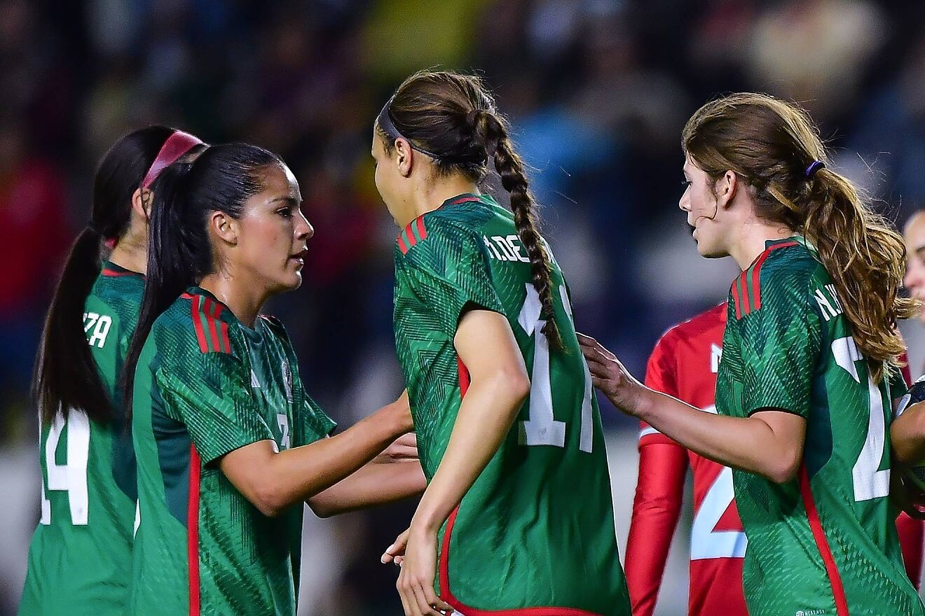 México quiere ser sede del Mundial Femenil pero sus futbolistas aún no pueden vivir de ello