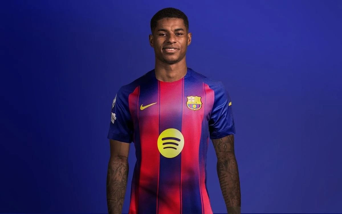 Barcelona’s Chances to Buy Rashford Drop After New Financial Limits