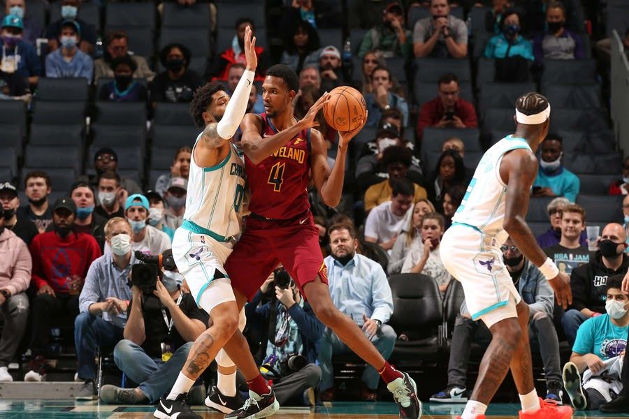 NBA: Cavs hold off dogged Hornets