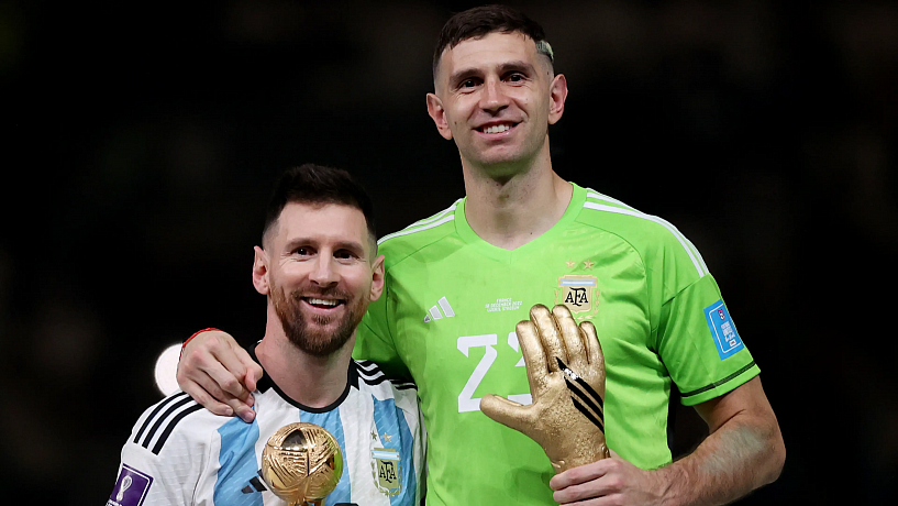 Emiliano Martínez cree que Messi volverá a ganar el Balón de Oro
