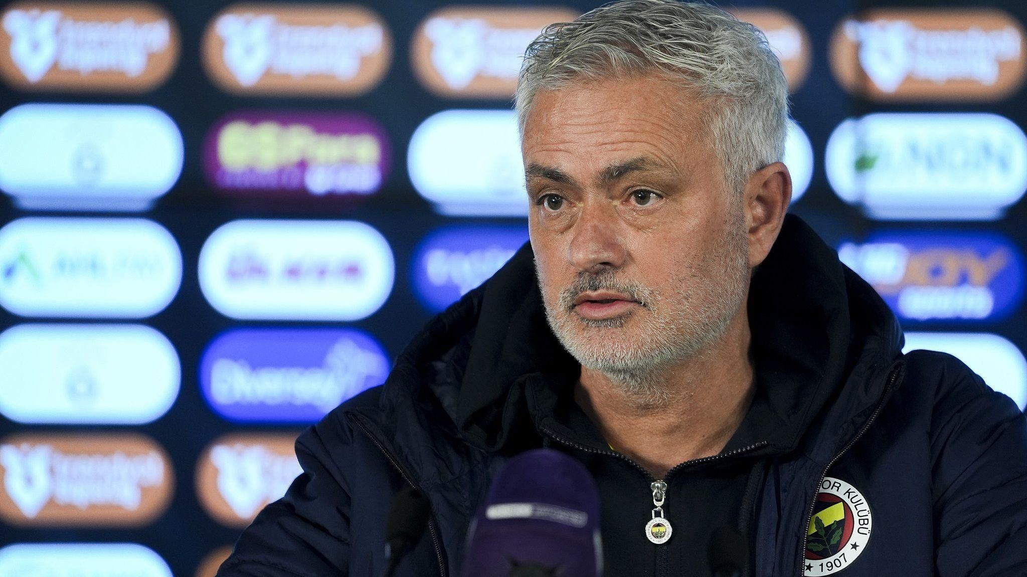 Mourinho Flees Turkey Owing $747,000 to Hotel