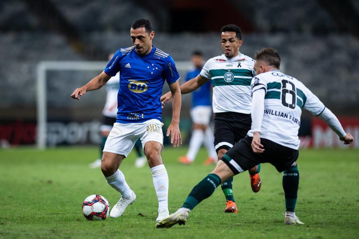 Coritiba vs. Cruzeiro. Pronostico, Apuestas y Cuotas│11 de noviembre de 2023