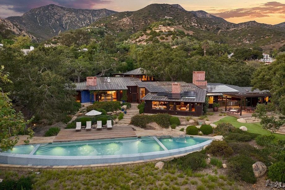 NBA Star Doncic Buys Sharapova’s California House for $25 Million