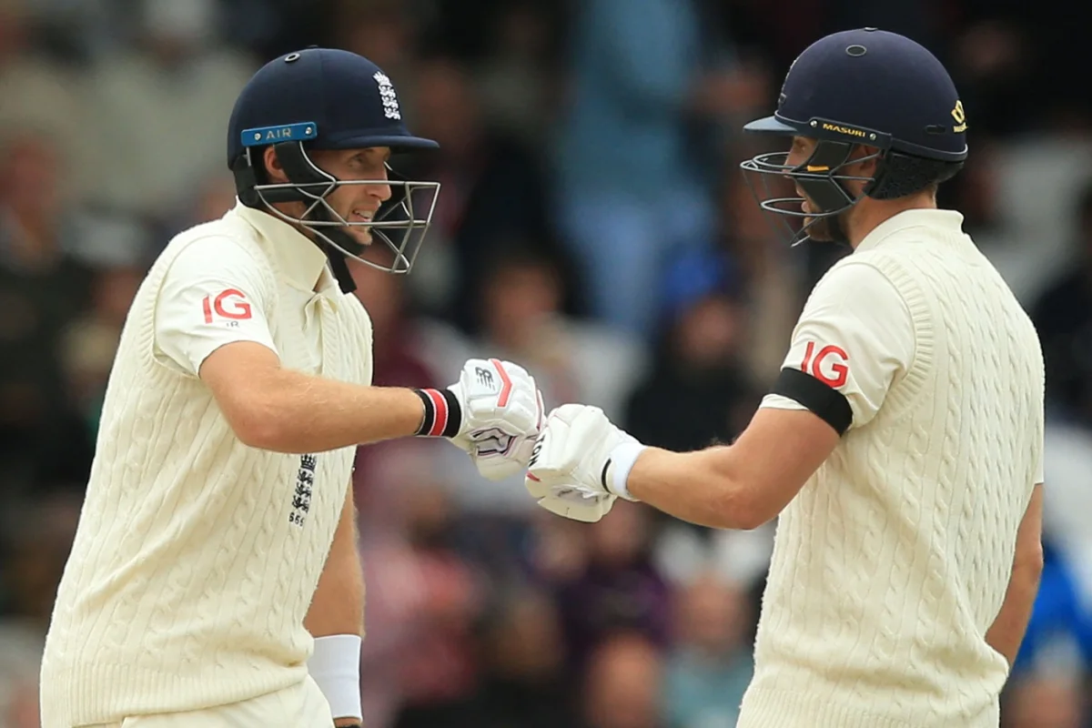Match Update: Fluent Root and Malan press England's lead to 220 at Tea