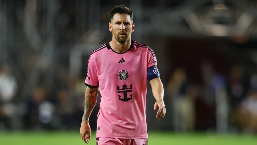 Messi Scores 14 Seconds Of After 'Ronaldo' Chanting Starts