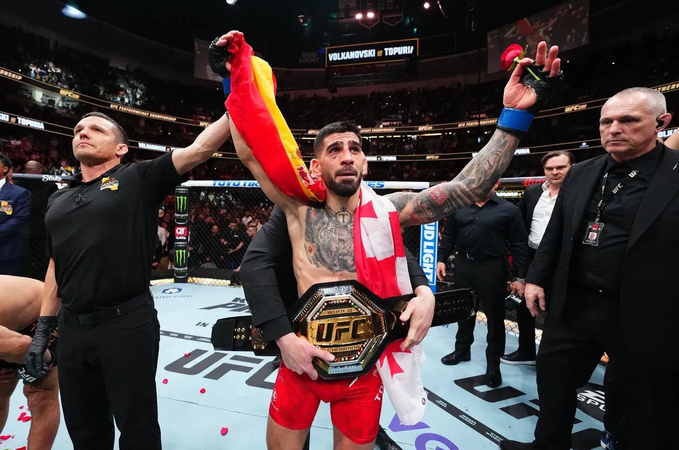 Topuria States He Took a Career Break Due to Threats