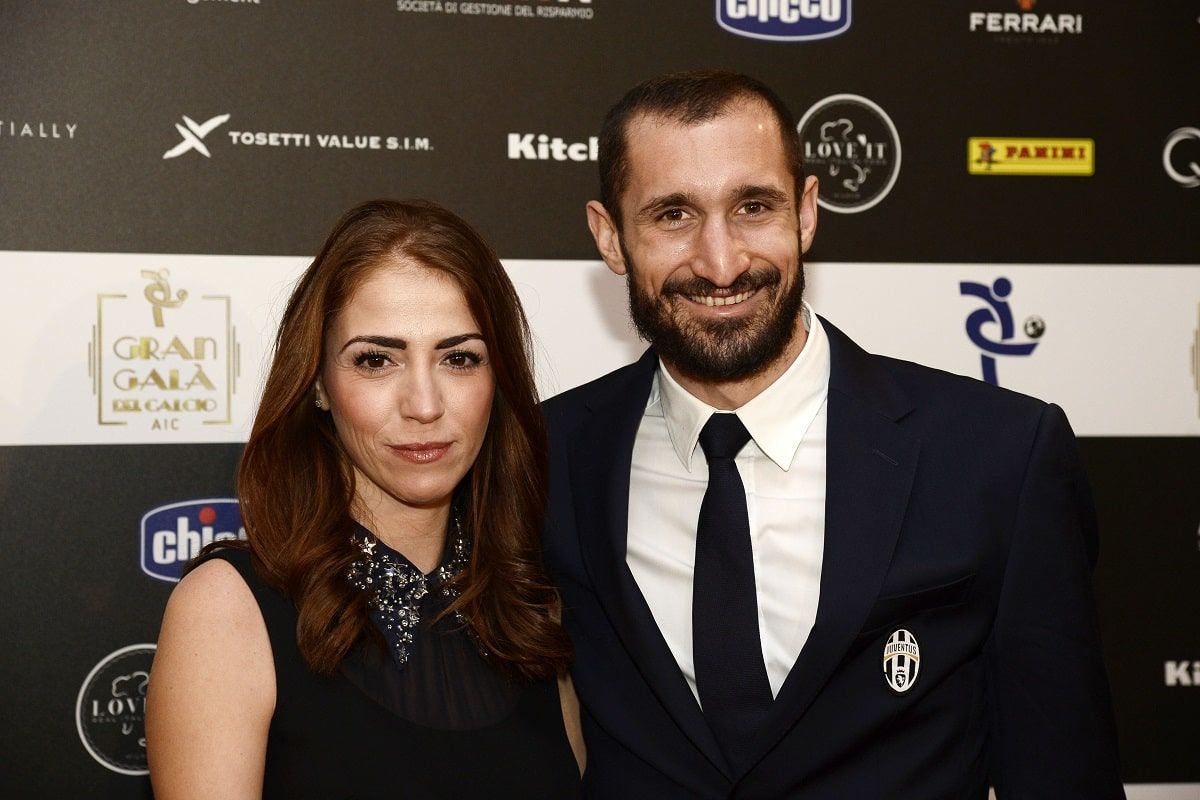 Jugador italiano asegura que solo puede ligar por ser futbolista, reconoce ser muy feo