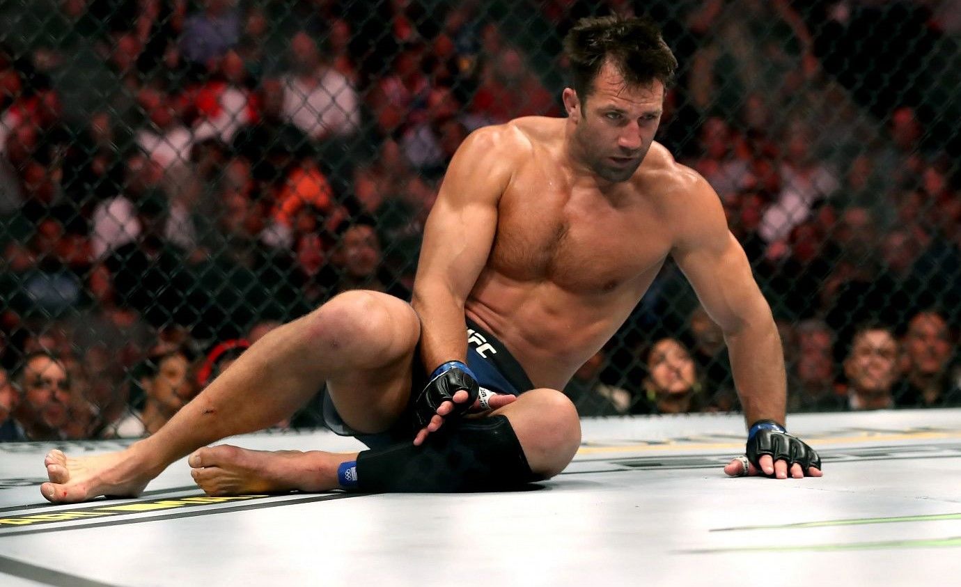 El excampeón de UFC Rockhold peleará el 20 de abril en Dubai