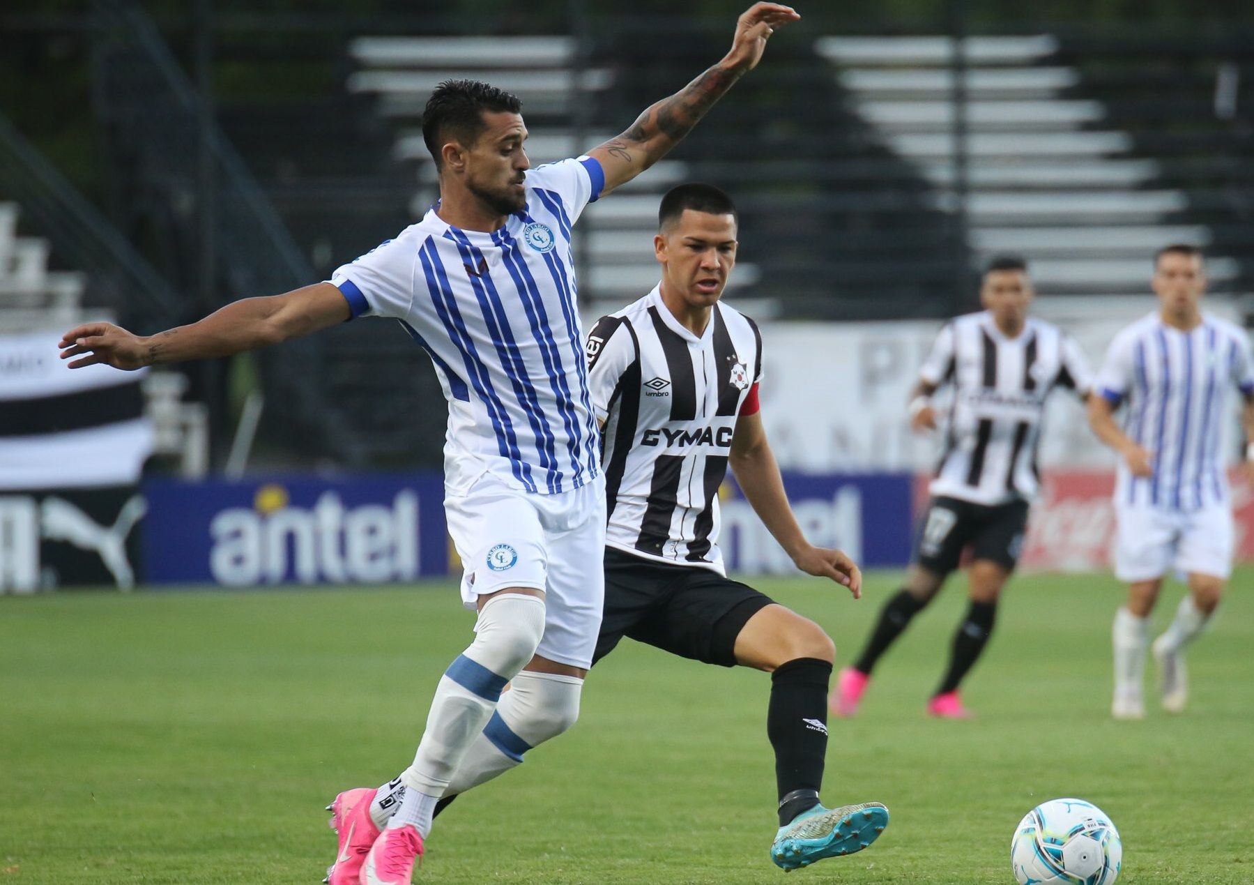 Montevideo Wanderers vs Cerro Largo Futebol Transmissão ao vivo e  resultados hoje 15/09/2023 22:00