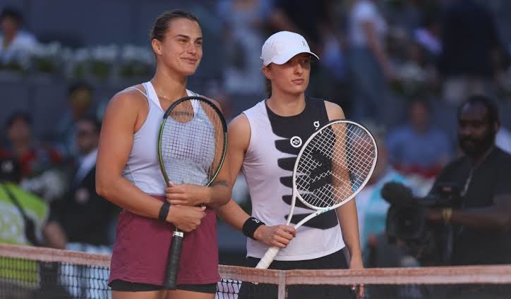 Aryna Sabalenka and Iga Swiatek face off on Court Philippe Chatrier at French Open 2025 semifinals