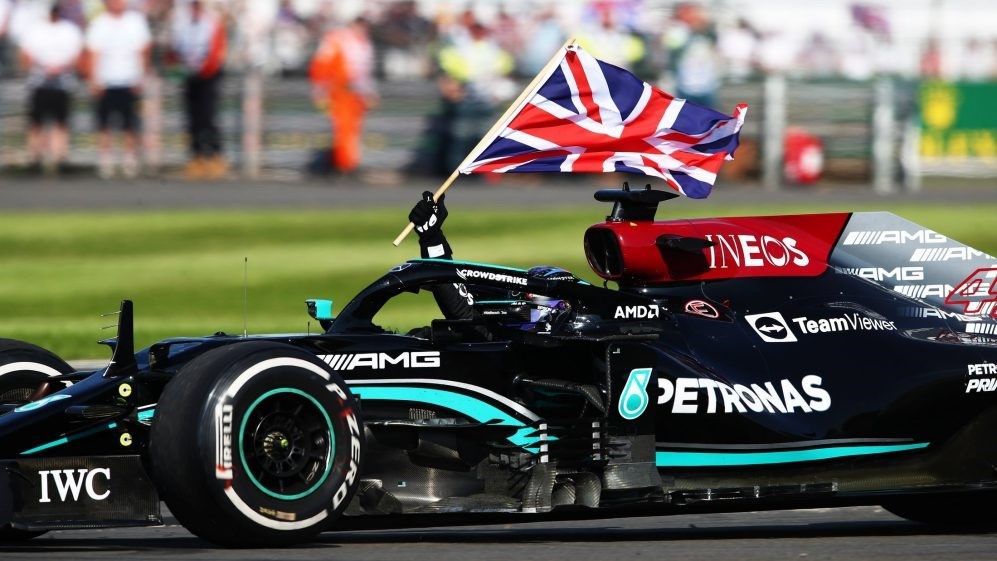 British Grand Prix. Lewis Hamilton wins a dramatic race