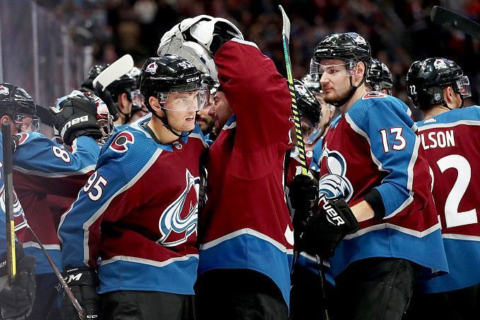 Colorado Avalanche vs Chicago Blackhawks Prediction, Betting Tips & Odds │25 JANUARY, 2022