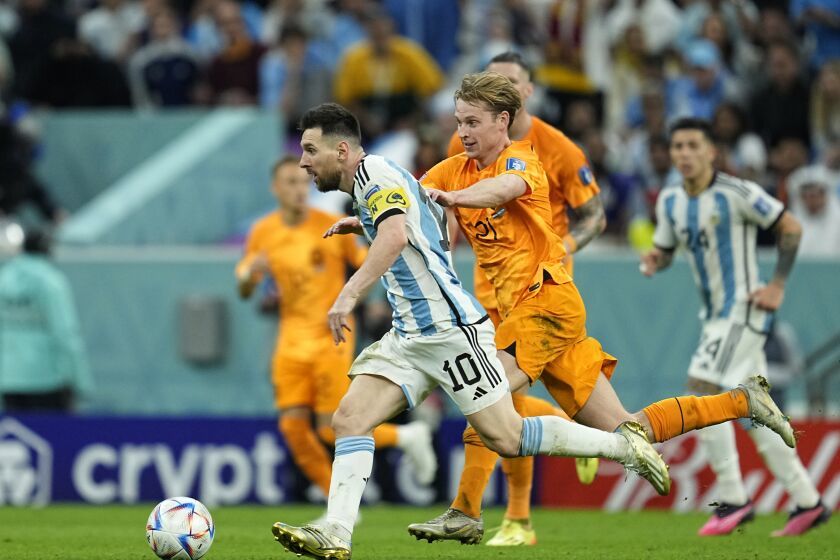 Argentina's quarterfinal match against the Netherlands sets an anti-record for yellow cards in World Cups