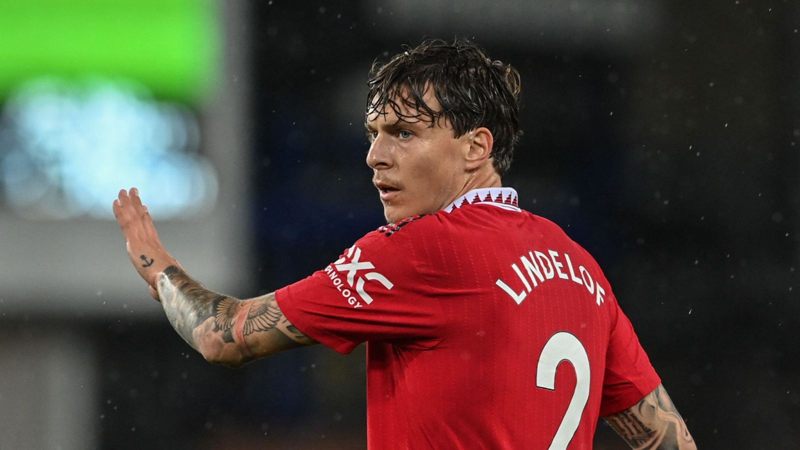 Victor Lindelöf está a punto de renovar con el Manchester United