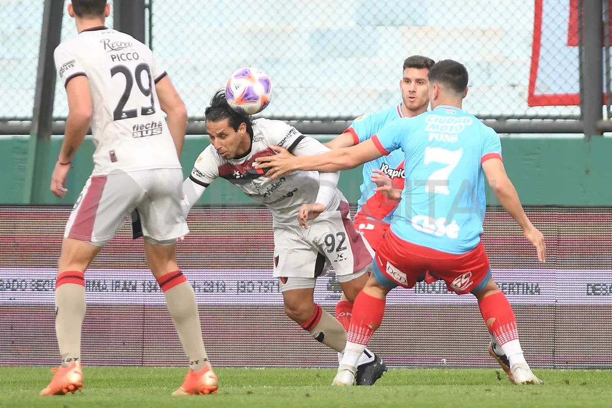 Arsenal de Sarandí vs. Colón. Pronostico, Apuestas y Cuotas│25 de octubre de 2023