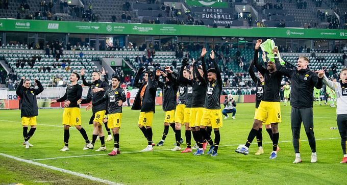 Borussia Dortmund. vs. Wolfsburgo. Pronóstico, Apuestas y Cuotas│16 de Abril de 2022