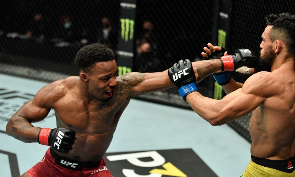 UFC 267 – Lerone Murphy vs. Makwan Amirkhani Fight Analysis & Predictions
