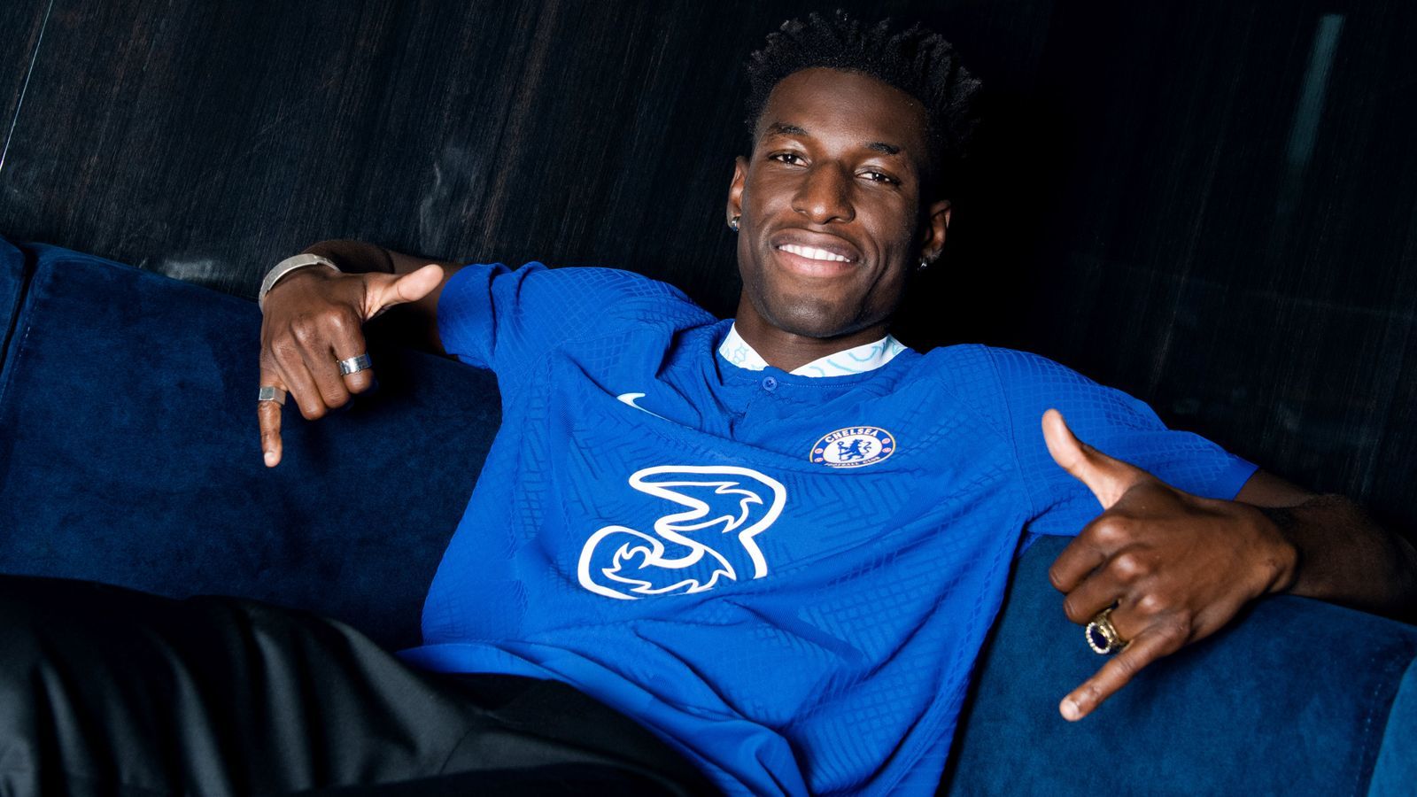 Nicolas Jackson Agrees New Contract with Chelsea Until 2033