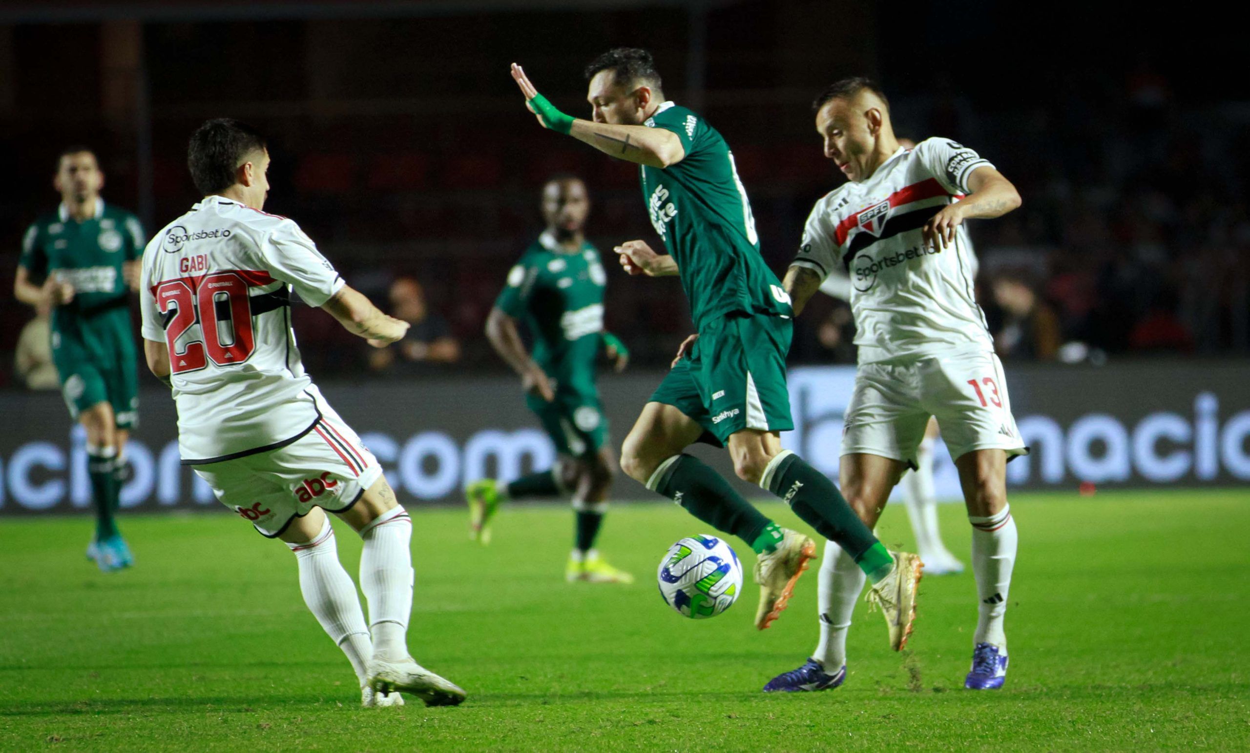 Goiás vs. Sao Paulo. Pronostico, Apuestas y Cuotas│19 de octubre de 2023
