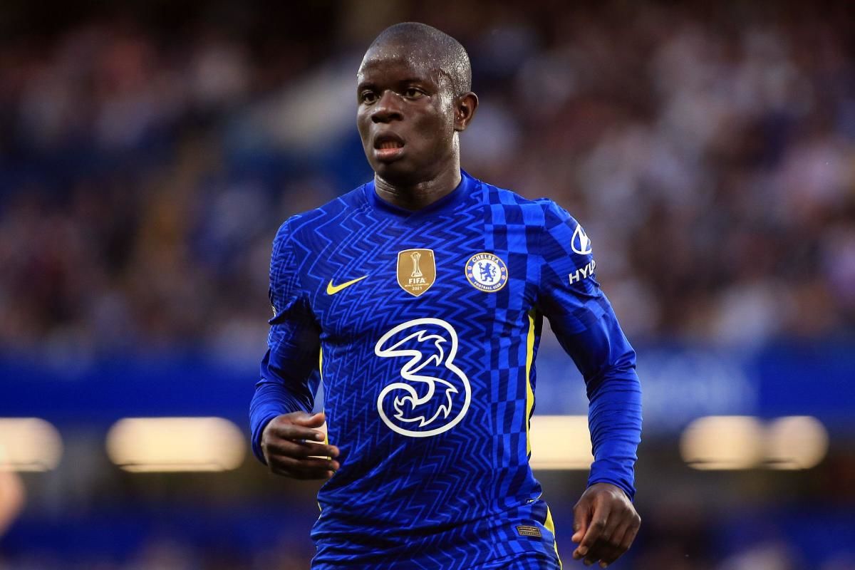 Decepción en París y Barcelona, N’Golo Kanté no se irá de Londres