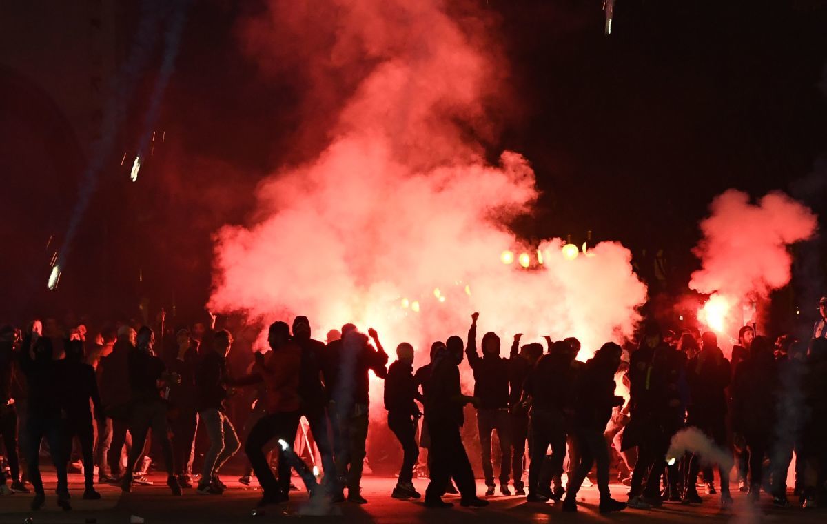 Cops injured due to clashes between Roma and Feeynoord fans