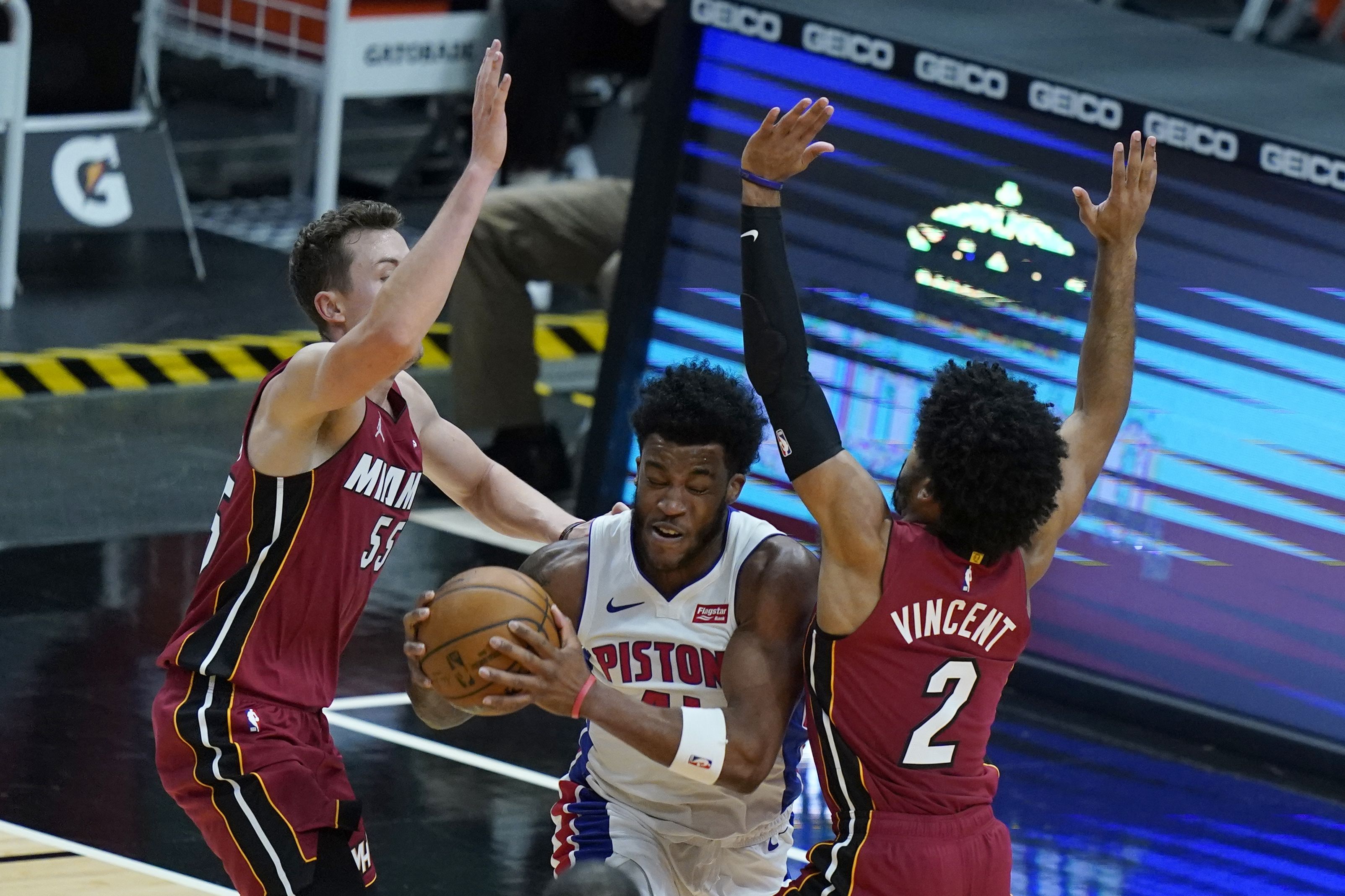 Miami Heat vs Detroit Pistons Prediction, Betting Tips & Odds │24 DECEMBER, 2021