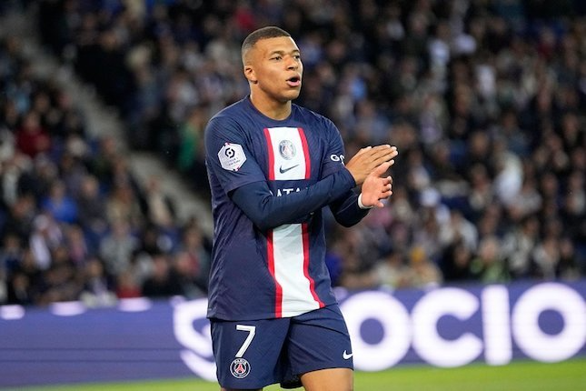 Mbappé May Extend Contract With PSG Until 2026