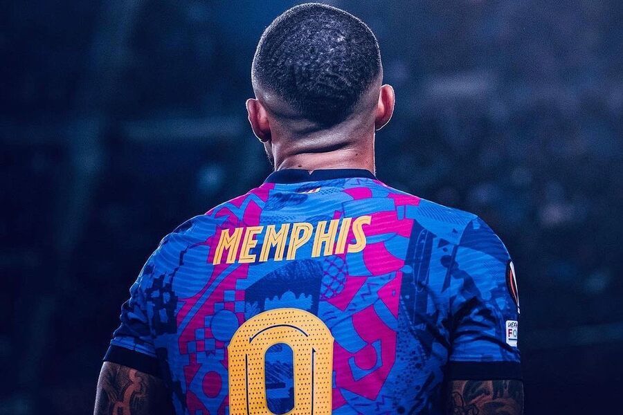 FW Memphis Depay may not leave Barcelona