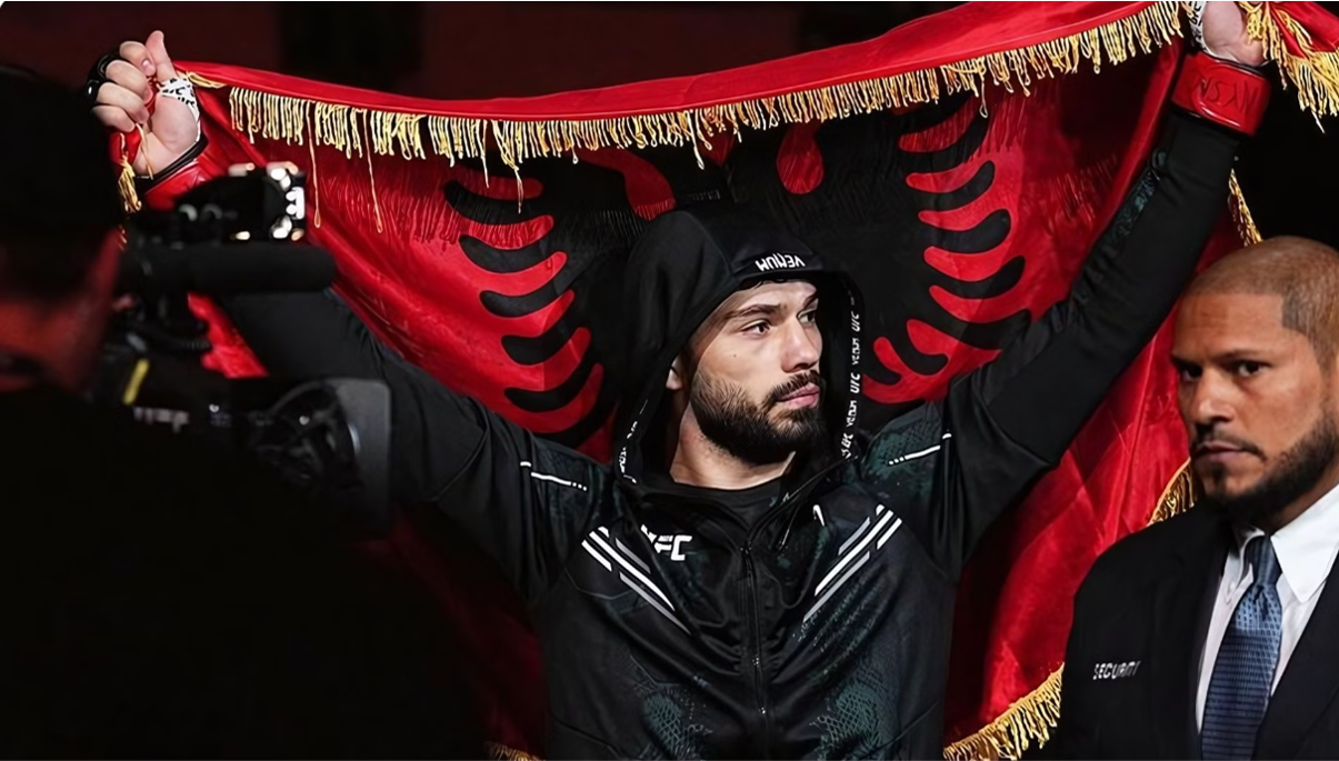 Al luchador de UFC Buzukja no se le permitió portar la bandera albanesa antes de salir a pelear