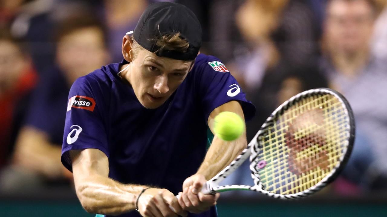Alex de Minaur vs Laslo Djere French Open 2025 R128 match on clay court
