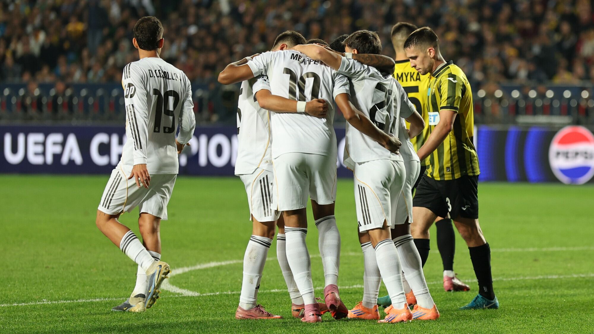 Mbappe Suffers Ankle Injury in Match Against Villarreal