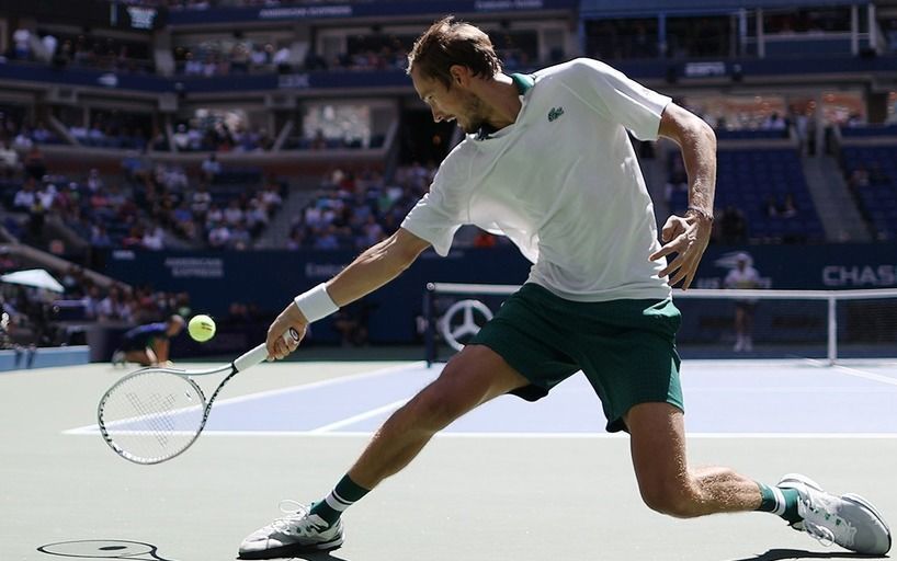 Daniil Medvedev vs Filip Krajinovic Prediction, Betting Tips & Odds │12 OCTOBER, 2021