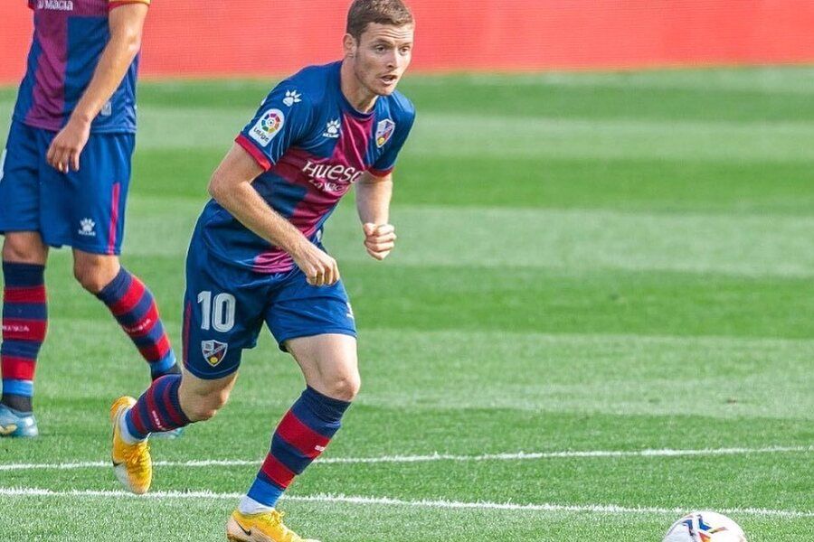 MF Sergio Gomez in Barcelona's radar