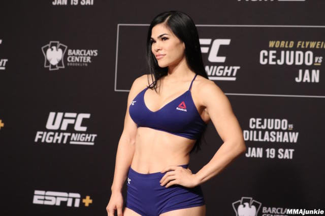 Former UFC Fighter Ostovich Shows Photos in Sexy Swimsuit